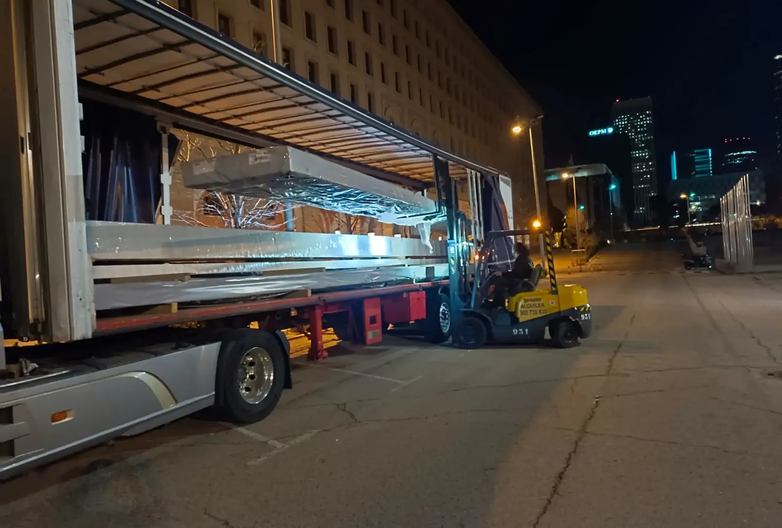 Empresa de transporte en tráiler o camión a nivel nacional