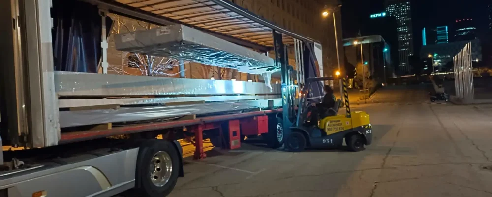 Empresa de transporte en tráiler o camión a nivel nacional