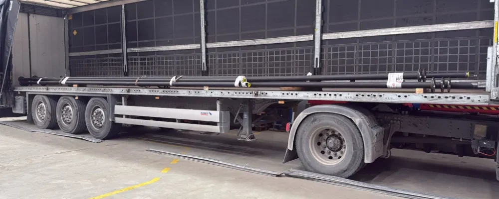 Operador de transporte nacional terrestre Operador de transporte gestionando flota de vehículos